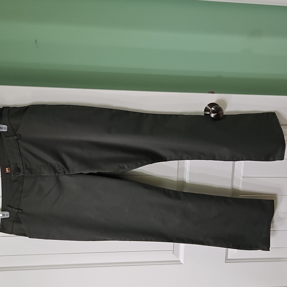 Lee Straight Leg Sage Green Pants